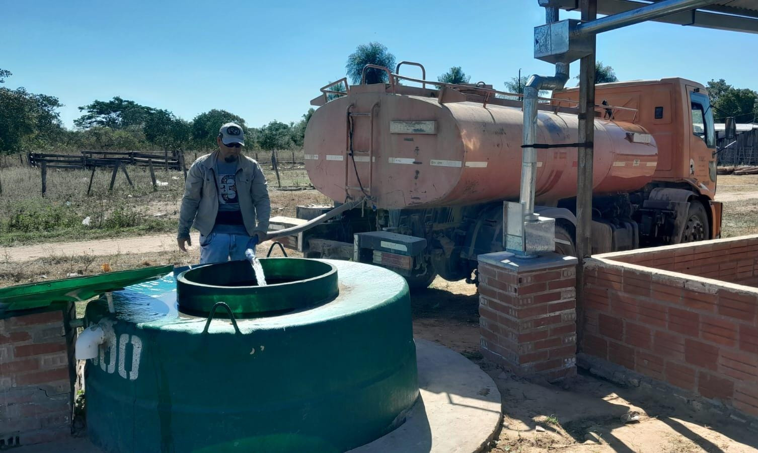 Distribuyen agua potable a comunidades indígenas del Alto Paraguay